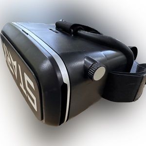 Stark Virtual Reality Headset